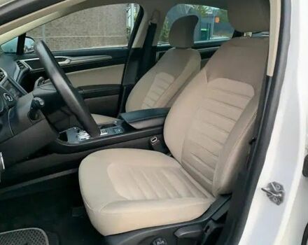 Білий Форд Фьюжен, об'ємом двигуна 2.4 л та пробігом 66 тис. км за 11999 $, фото 4 на Automoto.ua