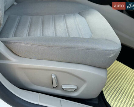 Белый Форд Фьюжн, объемом двигателя 2 л и пробегом 147 тыс. км за 16500 $, фото 35 на Automoto.ua