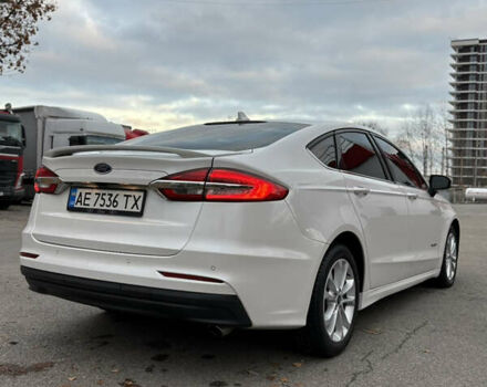 Белый Форд Фьюжн, объемом двигателя 2 л и пробегом 40 тыс. км за 15800 $, фото 3 на Automoto.ua