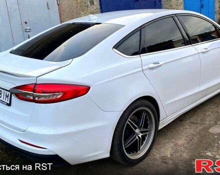 Белый Форд Фьюжн, объемом двигателя 2.5 л и пробегом 70 тыс. км за 15500 $, фото 1 на Automoto.ua