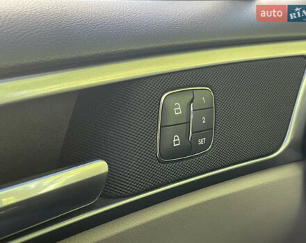 Білий Форд Фьюжен, об'ємом двигуна 2 л та пробігом 124 тис. км за 17000 $, фото 10 на Automoto.ua