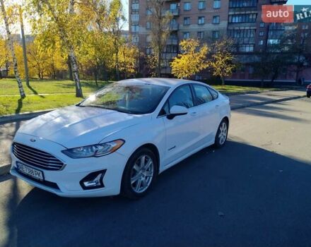 Форд Фьюжн 2019 в Днепре (Днепропетровске) на Automoto.ua Белый Форд Фьюжн, объемом двигателя 2 л и пробегом 62 тыс. км за 18000 $, фото 2 на Automoto.ua