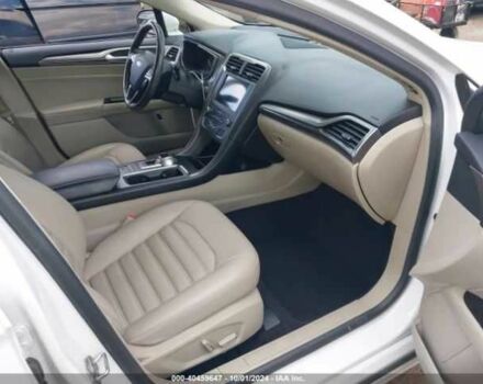 Білий Форд Фьюжен, об'ємом двигуна 2 л та пробігом 118 тис. км за 2100 $, фото 4 на Automoto.ua