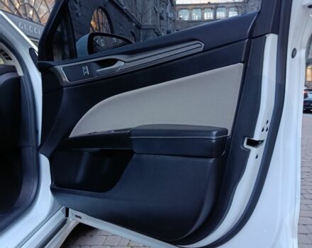 Білий Форд Фьюжен, об'ємом двигуна 2.5 л та пробігом 59 тис. км за 14500 $, фото 18 на Automoto.ua