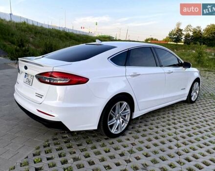 Белый Форд Фьюжн, объемом двигателя 2 л и пробегом 165 тыс. км за 15799 $, фото 14 на Automoto.ua