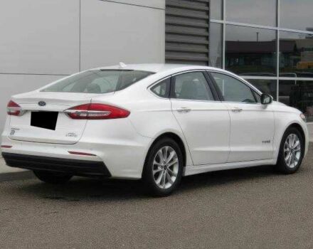 Білий Форд Фьюжен, об'ємом двигуна 2 л та пробігом 89 тис. км за 5000 $, фото 3 на Automoto.ua