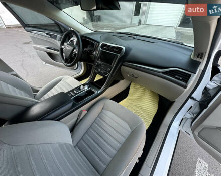 Белый Форд Фьюжн, объемом двигателя 2 л и пробегом 147 тыс. км за 16500 $, фото 33 на Automoto.ua