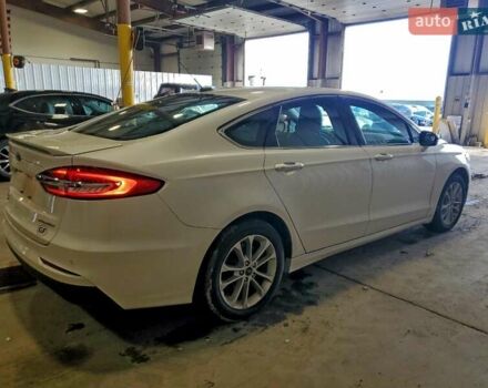 Белый Форд Фьюжн, объемом двигателя 2 л и пробегом 94 тыс. км за 8858 $, фото 3 на Automoto.ua