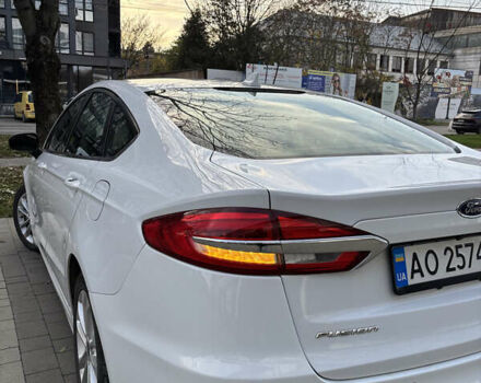 Белый Форд Фьюжн, объемом двигателя 2 л и пробегом 93 тыс. км за 17800 $, фото 2 на Automoto.ua