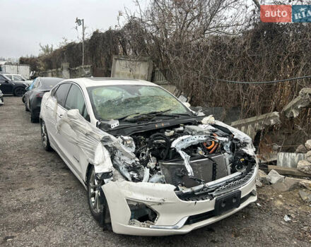 Белый Форд Фьюжн, объемом двигателя 2.49 л и пробегом 130 тыс. км за 6300 $, фото 5 на Automoto.ua