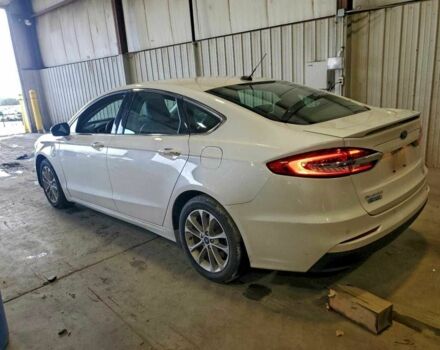 Белый Форд Фьюжн, объемом двигателя 2 л и пробегом 90 тыс. км за 2900 $, фото 1 на Automoto.ua