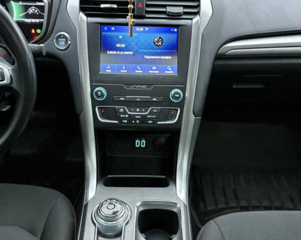 Белый Форд Фьюжн, объемом двигателя 2 л и пробегом 40 тыс. км за 15800 $, фото 18 на Automoto.ua