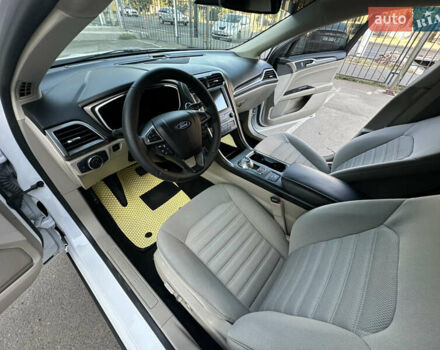 Белый Форд Фьюжн, объемом двигателя 2 л и пробегом 147 тыс. км за 16500 $, фото 46 на Automoto.ua