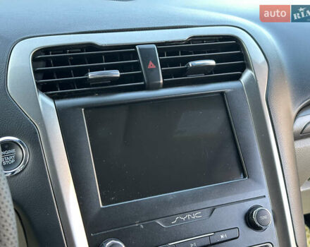 Белый Форд Фьюжн, объемом двигателя 2 л и пробегом 147 тыс. км за 16500 $, фото 52 на Automoto.ua