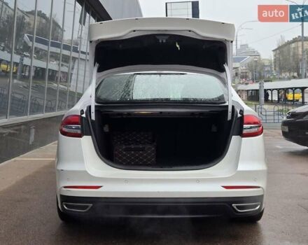 Белый Форд Фьюжн, объемом двигателя 2 л и пробегом 55 тыс. км за 14900 $, фото 31 на Automoto.ua