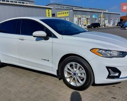 Белый Форд Фьюжн, объемом двигателя 2 л и пробегом 147 тыс. км за 18700 $, фото 1 на Automoto.ua