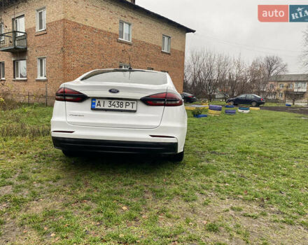 Белый Форд Фьюжн, объемом двигателя 2.49 л и пробегом 241 тыс. км за 13500 $, фото 3 на Automoto.ua