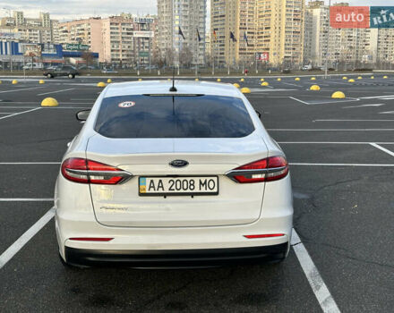 Белый Форд Фьюжн, объемом двигателя 2.49 л и пробегом 32 тыс. км за 13499 $, фото 4 на Automoto.ua