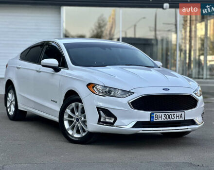 Белый Форд Фьюжн, объемом двигателя 2 л и пробегом 147 тыс. км за 16500 $, фото 3 на Automoto.ua