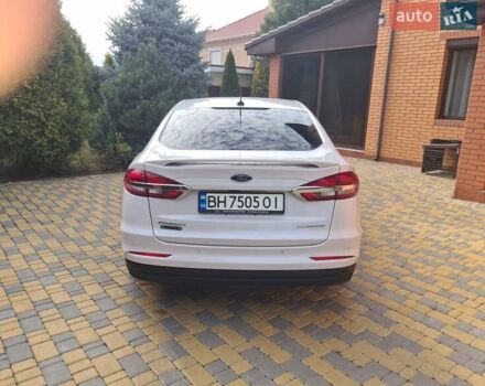Белый Форд Фьюжн, объемом двигателя 2 л и пробегом 84 тыс. км за 17800 $, фото 2 на Automoto.ua