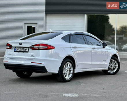 Белый Форд Фьюжн, объемом двигателя 2 л и пробегом 147 тыс. км за 16500 $, фото 2 на Automoto.ua