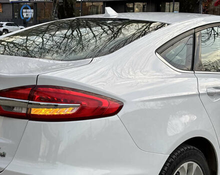 Белый Форд Фьюжн, объемом двигателя 2 л и пробегом 93 тыс. км за 17800 $, фото 3 на Automoto.ua