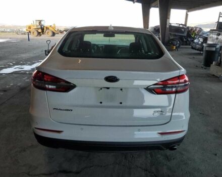 Білий Форд Фьюжен, об'ємом двигуна 1.5 л та пробігом 46 тис. км за 11000 $, фото 5 на Automoto.ua