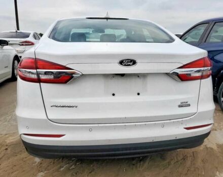 Білий Форд Фьюжен, об'ємом двигуна 2 л та пробігом 79 тис. км за 11600 $, фото 5 на Automoto.ua