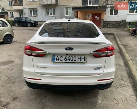 Білий Форд Фьюжен, об'ємом двигуна 2 л та пробігом 30 тис. км за 20500 $, фото 1 на Automoto.ua