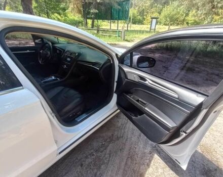 Білий Форд Фьюжен, об'ємом двигуна 2 л та пробігом 150 тис. км за 14500 $, фото 4 на Automoto.ua