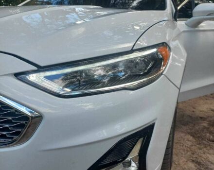 Білий Форд Фьюжен, об'ємом двигуна 2 л та пробігом 150 тис. км за 14500 $, фото 17 на Automoto.ua