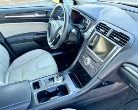 Белый Форд Фьюжн, объемом двигателя 2 л и пробегом 62 тыс. км за 2400 $, фото 8 на Automoto.ua