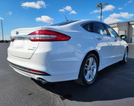 Білий Форд Фьюжен, об'ємом двигуна 2 л та пробігом 48 тис. км за 1450 $, фото 4 на Automoto.ua