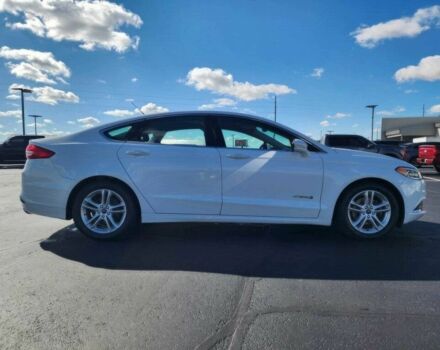 Білий Форд Фьюжен, об'ємом двигуна 2 л та пробігом 48 тис. км за 1450 $, фото 3 на Automoto.ua