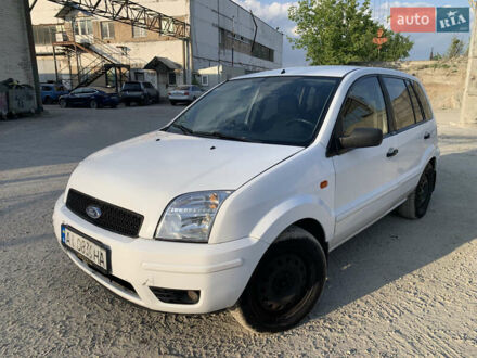 Форд Фьюжен 2004 у Києві на Automoto.ua Білий Форд Фьюжен, об'ємом двигуна 1.4 л та пробігом 237 тис. км за 2450 $, фото 1 на Automoto.ua