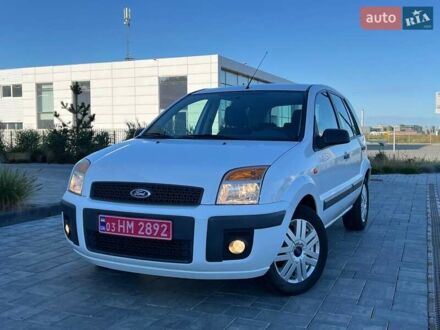 Форд Фьюжен 2009 у Києві на Automoto.ua Білий Форд Фьюжен, об'ємом двигуна 1.6 л та пробігом 104 тис. км за 8250 $, фото 1 на Automoto.ua