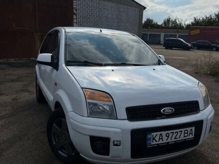 Белый Форд Фьюжн, объемом двигателя 1.39 л и пробегом 275 тыс. км за 3800 $, фото 1 на Automoto.ua