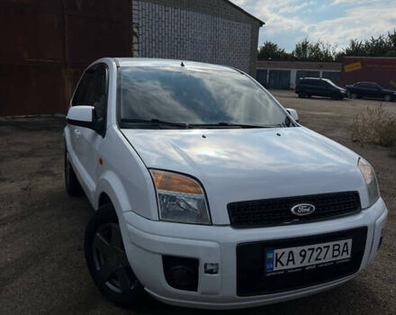 Білий Форд Фьюжен, об'ємом двигуна 1.39 л та пробігом 275 тис. км за 3800 $, фото 1 на Automoto.ua