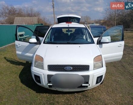 Білий Форд Фьюжен, об'ємом двигуна 1.4 л та пробігом 267 тис. км за 3800 $, фото 1 на Automoto.ua