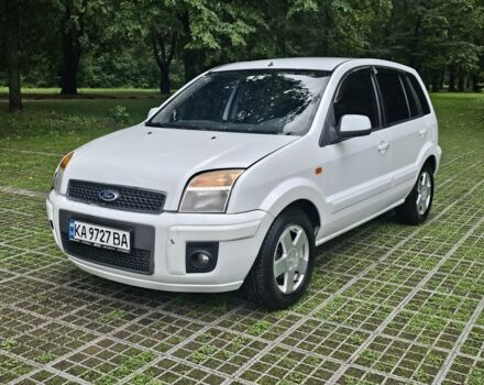 Білий Форд Фьюжен, об'ємом двигуна 1.4 л та пробігом 200 тис. км за 2900 $, фото 1 на Automoto.ua