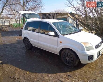 Белый Форд Фьюжн, объемом двигателя 1.39 л и пробегом 200 тыс. км за 4700 $, фото 1 на Automoto.ua