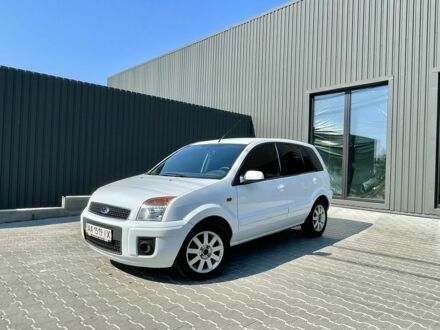 Форд Фьюжн 2010 в Киеве на Automoto.ua Белый Форд Фьюжн, объемом двигателя 1.4 л и пробегом 159 тыс. км за 5300 $, фото 1 на Automoto.ua