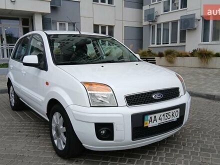 Белый Форд Фьюжн, объемом двигателя 0 л и пробегом 130 тыс. км за 6900 $, фото 1 на Automoto.ua