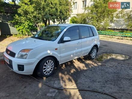 Білий Форд Фьюжен, об'ємом двигуна 1.4 л та пробігом 155 тис. км за 5600 $, фото 1 на Automoto.ua