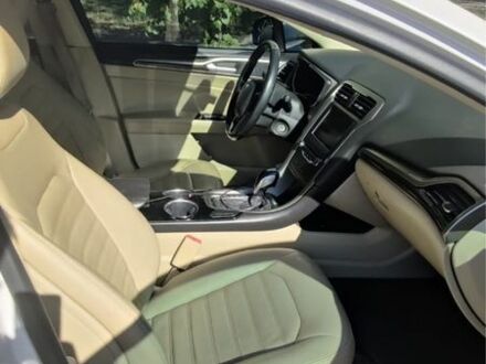 Белый Форд Фьюжн, объемом двигателя 2 л и пробегом 3 тыс. км за 9000 $, фото 1 на Automoto.ua