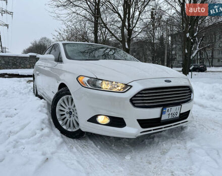 Белый Форд Фьюжн, объемом двигателя 2 л и пробегом 235 тыс. км за 10499 $, фото 1 на Automoto.ua