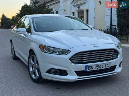 Білий Форд Фьюжен, об'ємом двигуна 2.5 л та пробігом 179 тис. км за 7900 $, фото 1 на Automoto.ua