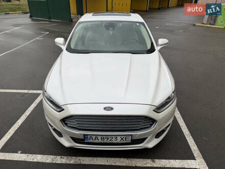 Форд Фьюжен 2013 у Києві на Automoto.ua Білий Форд Фьюжен, об'ємом двигуна 2 л та пробігом 177 тис. км за 11600 $, фото 1 на Automoto.ua