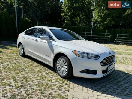 Белый Форд Фьюжн, объемом двигателя 2 л и пробегом 269 тыс. км за 9300 $, фото 1 на Automoto.ua