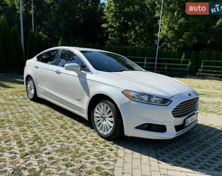 Білий Форд Фьюжен, об'ємом двигуна 2 л та пробігом 269 тис. км за 9300 $, фото 1 на Automoto.ua